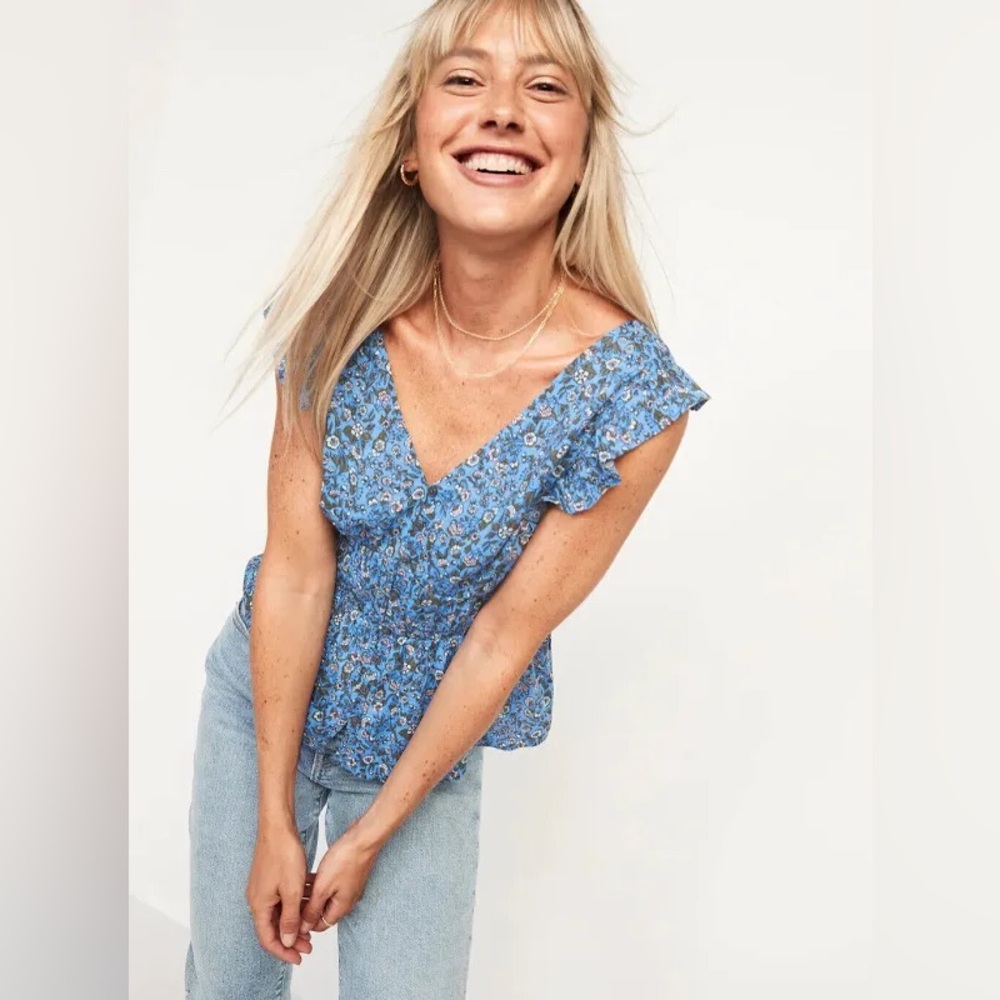 Old Navy Women’s Waist-Defined V-Neck Button-Front Blouse NWT